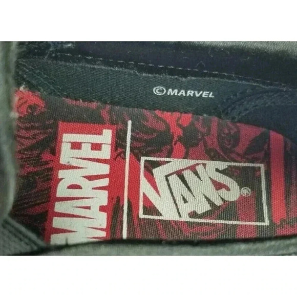 Vans Women's 6.5 Men's 5 Marvel Black Widow Classic Slip-On Logo Tag Sneakers - Picture 5 of 12
